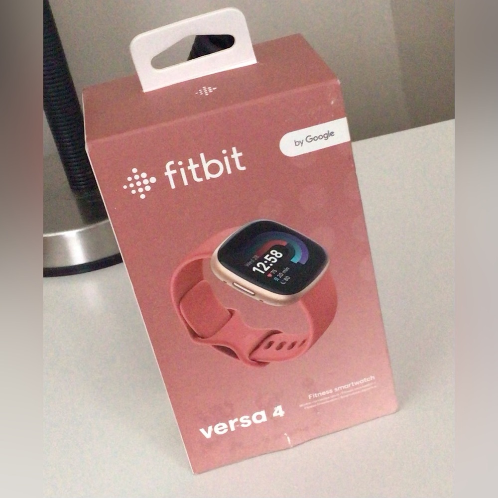 Fitbit Versa 4